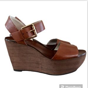 Michael Kors brown leather flat form sandals size 7